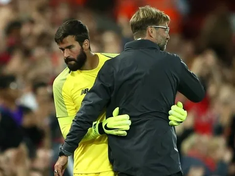 'Mắc kẹt' ở Melwood, Alisson nói thẳng lí do 'xoa dịu' CĐV Liverpool