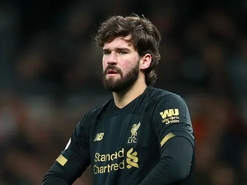 Alisson lên tiếng khen ngợi một cầu thủ của Arsenal