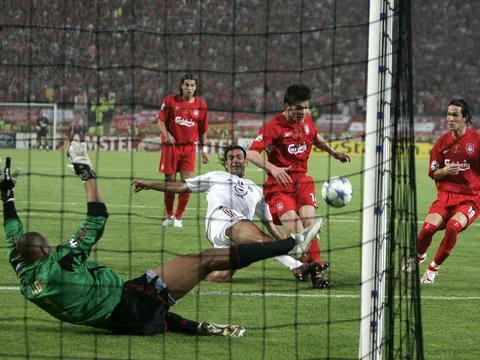 Alonso hồi tưởng pha đá hỏng penalty ở chung kết C1 2005