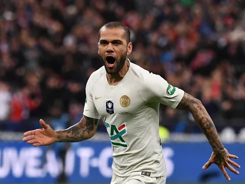 Alves: "Tương lai của cậu ấy chỉ hạnh phúc khi ở Barcelona"