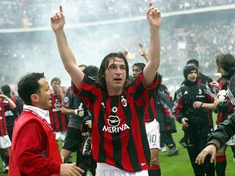 Andrea Pirlo, "nhà thơ vĩ đại" của bóng đá Italia