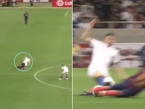 "Anh ấy xứng đáng phải nhận thẻ đỏ"