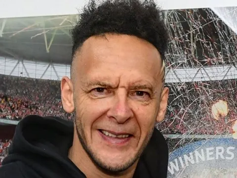 Cười té ghế với loạt ảnh chế Arsenal đả bại Chelsea