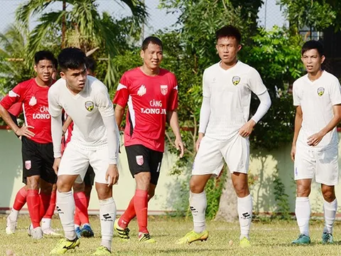 Anh Đức lập cú đúp, CLB Long An thắng đậm "kỵ giơ" An Giang