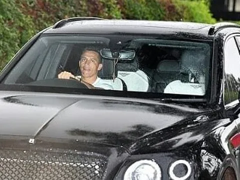 Sao 500.000 bảng/tuần đến Carrington, hàng công M.U chắp thêm sức mạnh