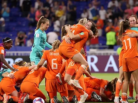 Hạ gục Thụy Điển, tuyển nữ Hà Lan làm nên lịch sử