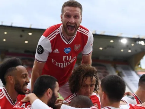 Thần đồng vẽ đường cong tuyệt hảo, Arsenal bẻ nanh 'Bầy sói' ngay tại hang ổ