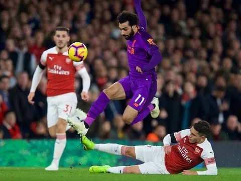 ''Arsenal cách xa Man City và Liverpool cả triệu dặm''