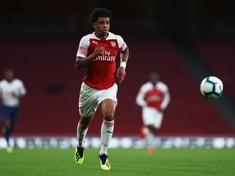 Arsenal chia tay sao trẻ người Anh