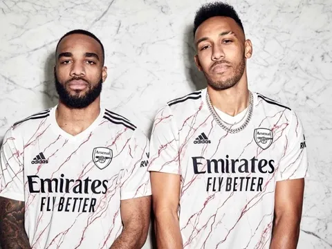 Arsenal giới thiệu mẫu áo mới cực chất