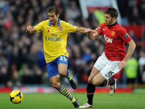 'Man Utd có 1 cái thùng rác, tôi đi ngang và thấy tay áo trong đó'