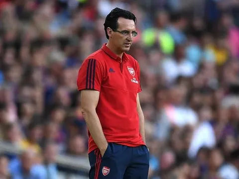 'Arsenal nên tìm cách bán cậu ấy cho một đội châu Âu khác'