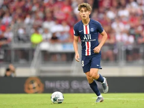 Arsenal sang PSG chiêu mộ 'Ozil mới'