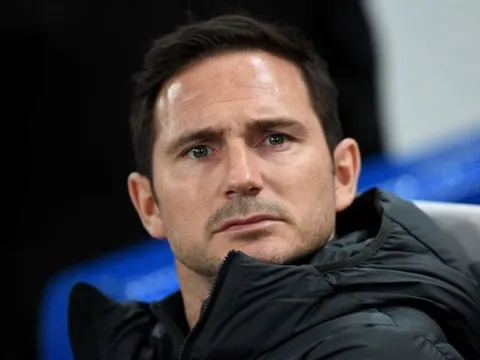Wenger bức xúc, tố Lampard bất công với 'gã khổng lồ' thất sủng