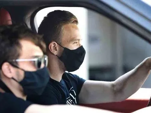 Arthur say xỉn, gây tai nạn tại Tây Ban Nha