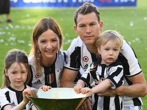 CHÍNH THỨC: Cựu hậu vệ Juventus và Arsenal "treo giày" ở tuổi 36