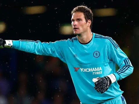 Asmir Begovic: "Ở đây cứ như thành phố ma vậy"