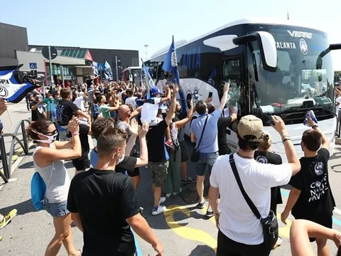 Sau thất bại trước PSG, Atalanta được chào đón như nhà vô địch Champions League
