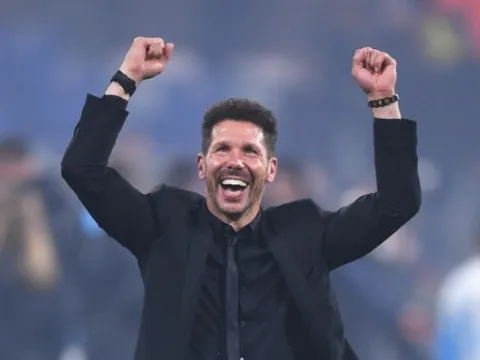 Atletico chơi lớn, chi 90 triệu giật "phù thuỷ" nước Anh với Real