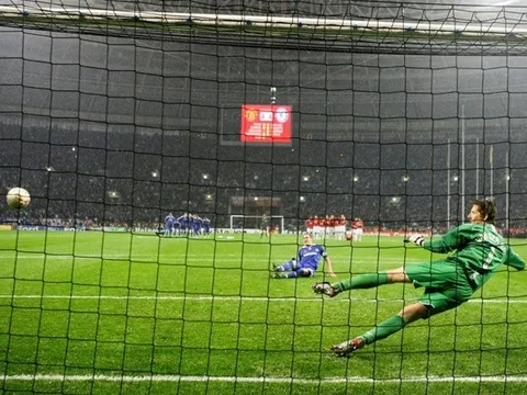 Terry trượt chân 'dâng cúp' C1 cho Man Utd, HLV Chelsea khi ấy nói gì?