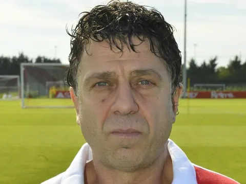 Bác sỹ tại Ligue 1 tự sát vì nhiễm Corona