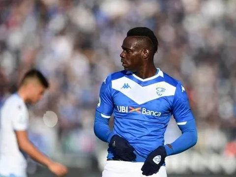 Raiola nói về tương lai của 'ngựa chứng' Balotelli