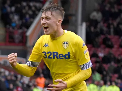 Bản hợp đồng đầu tiên của Tottenham sau 517 ngày là ai?