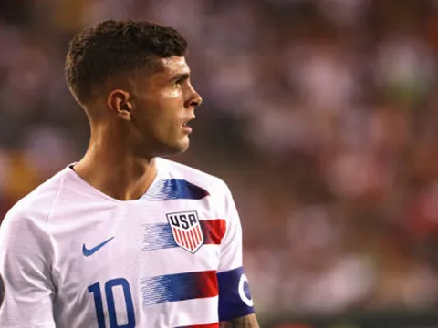 Băng thủ quân, áo số 10, ngôi sao Chelsea trông thật đáng tin cậy