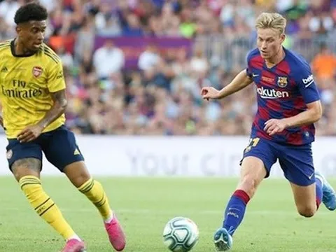 'Vậy là De Jong đang cố chơi như Barca của Pep rồi'