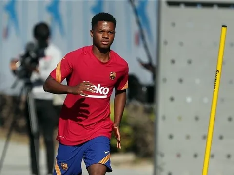 Barca nhận cú hích cực lớn trước màn đại chiến với PSG