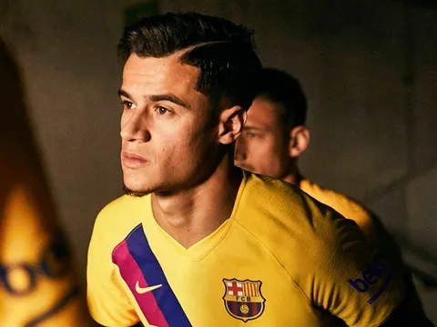 Barca ra mắt áo đấu mới, tiện thể chốt tương lai sao 142 triệu?