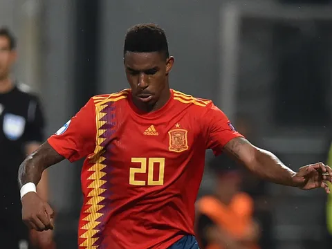 Barca trên đường đón 2 tân binh, tiễn 2 người thừa