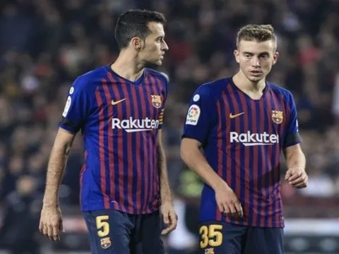 Barcelona CHÍNH THỨC đẩy đi một Busquets