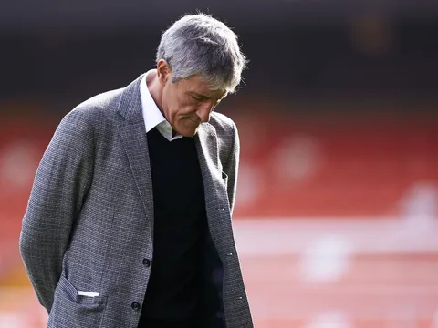 "Barcelona đã hỏi, nhưng cậu ấy sẽ không rời đi"