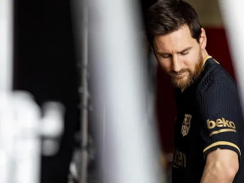 Barcelona giới thiệu mẫu áo mới cực chất