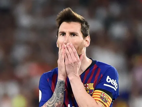 SỐC: Messi là lý do Barcelona buộc phải bán Ronaldinho và Deco