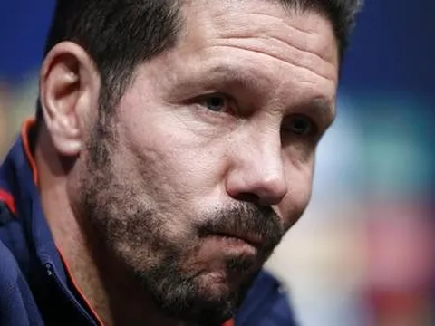 Mất đi trò cưng, Simeone lại đau đầu...