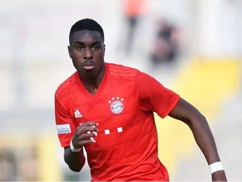 Bayern CHÍNH THỨC đẩy đi một cái tên, "lời hồi âm" cho Stuttgart vụ Pavard