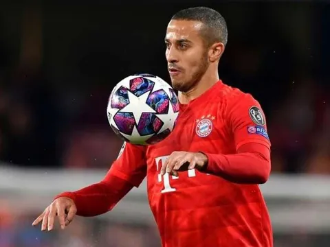 Bayern hủy diệt Chelsea, CĐV Liverpool cầu xin đội nhà mua một cái tên