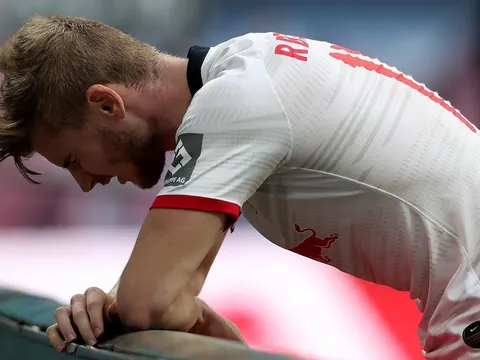 Bundesliga: Những kẻ thách thức đồng loạt 'đầu hàng' trước Bayern