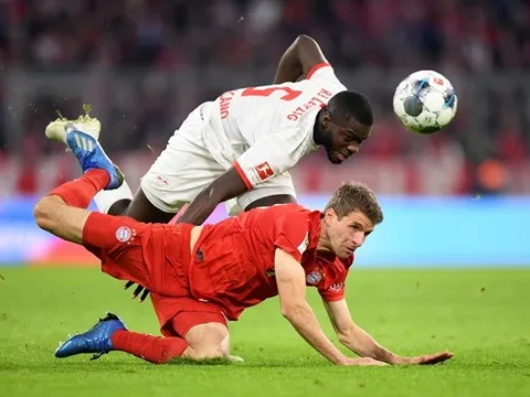 XONG! 'Sếp bự' Bayern xác nhận, loạt đại gia chao đảo vì Upamecano