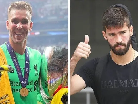 Trước và sau Siêu cúp, bộ đôi 'số 1' của Liverpool nói gì với nhau?