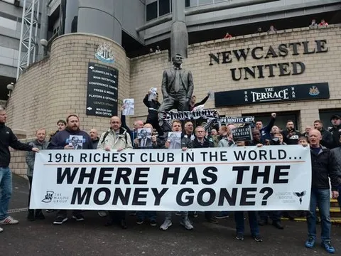 Benitez ra đi, CĐV biểu tình phản đối ông chủ Newcastle