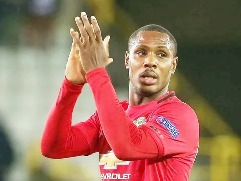 Berbatov: "Nếu mua bộ đôi ấy, Man Utd cũng chẳng cần Ighalo nữa"