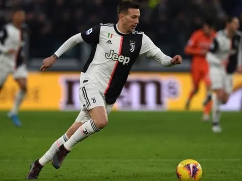 “Cậu ấy không có ý định rời Juventus để đến Barca”