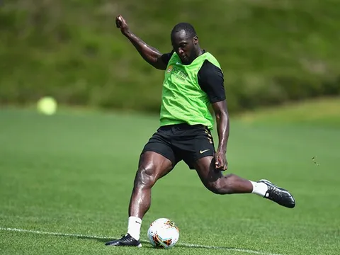 Bị chê béo phì, Lukaku nỗ lực làm điều này trên sân tập