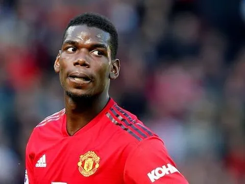Bị đối thủ giễu cợt cười đùa với Bruno Fernandes, Pogba khó chịu ra mặt