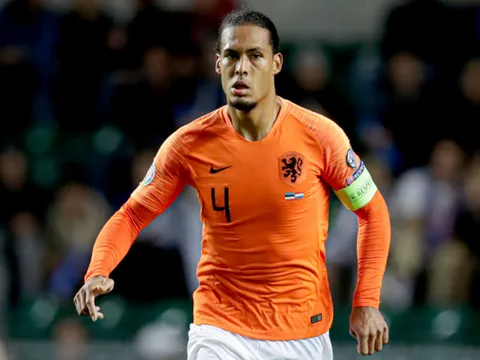 Bị đồng đội 'cướp' mất bàn thắng và đây là thái độ của Van Dijk