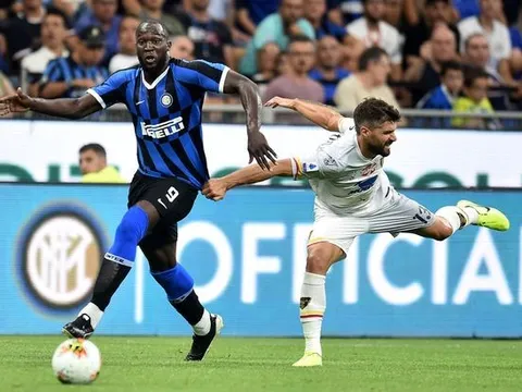 Bị Lukaku phản đòn, Neville hồi đáp