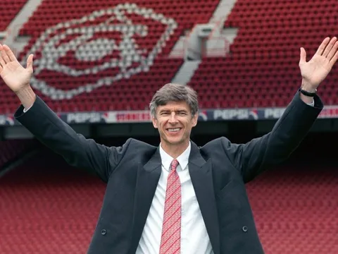 Bí mật đằng sau cuộc đại phẫu của Wenger ở Arsenal